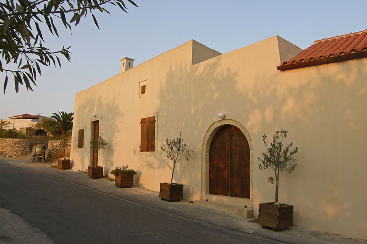 Αποκατάσταση παλαιού κεραμοσκεπούς συγκροτήματος